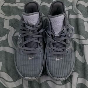 Nike 2022 LeBron Witness 6 Wolf Grey Basketball Shoes